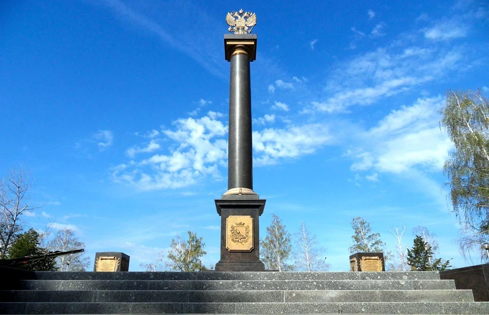 Такие стелы устанавливают в городах воинской славы