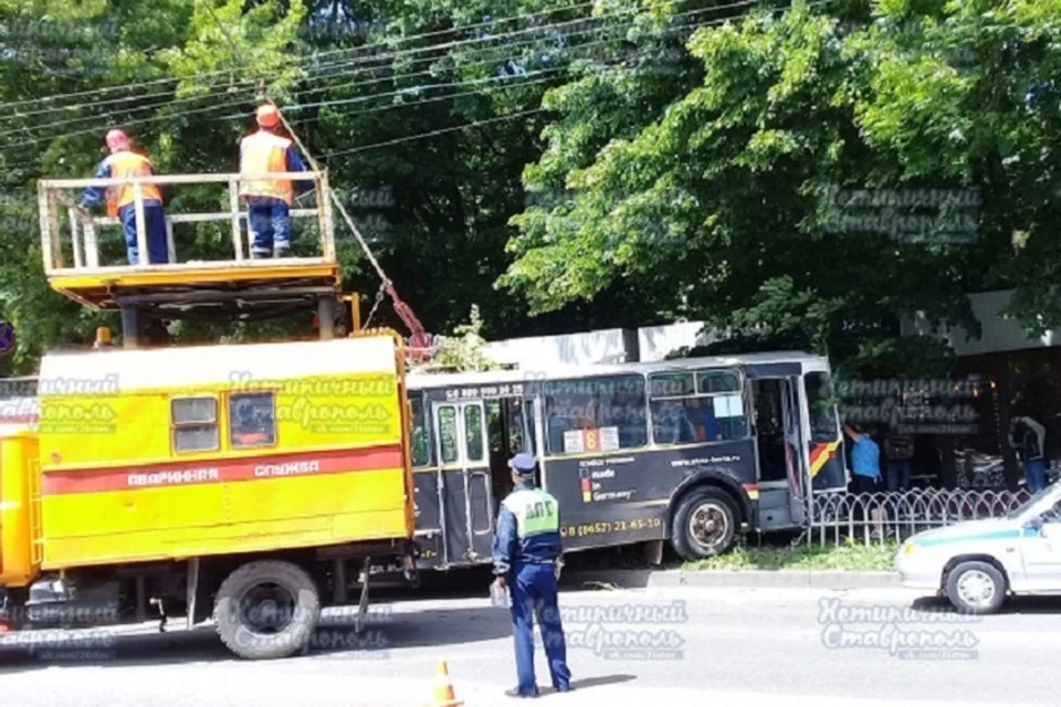 Водитель троллейбуса с травмами была доставлена в больницу. Фото: https://vk.com/26stav.