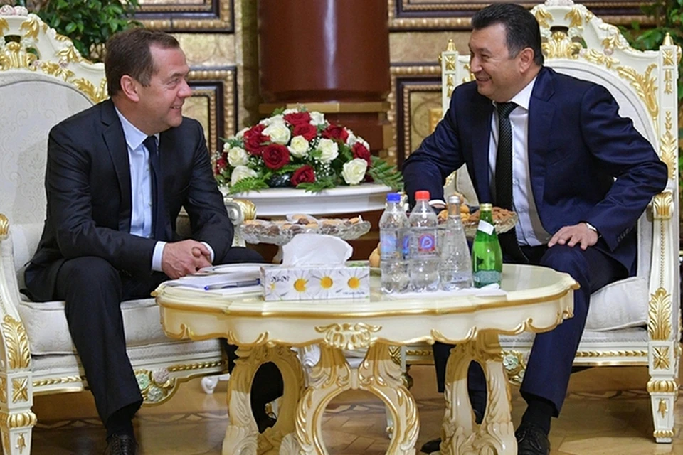 Визит в Таджикистан - первый официальный визит Медведева после его переназначения премьером