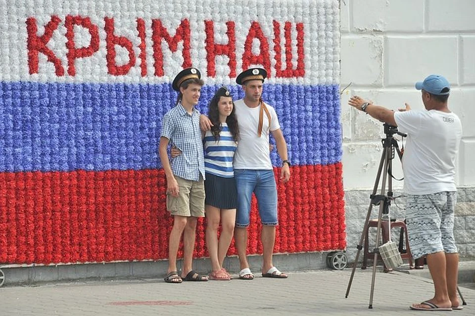 Жители полуострова, да и большинство россиян уже давно ответили на вопрос, чей Крым