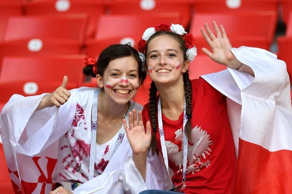 Польские болельщицы готовы активно поддерживать своих футболистов.