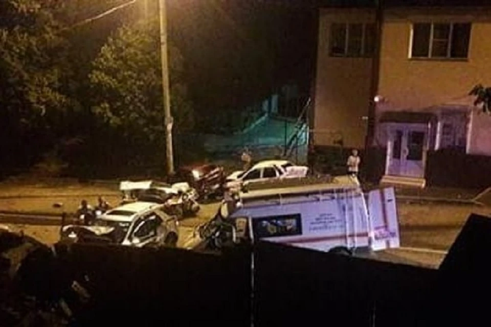 По словам очевидцев, авария на Замковой улице в Кисловодске унесла жизни 2 человек