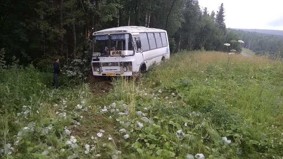 Часть пострадавших на "скорой" увезли в Соликамск и Березники. Фото: ГУ МВД России по Пермскому краю.