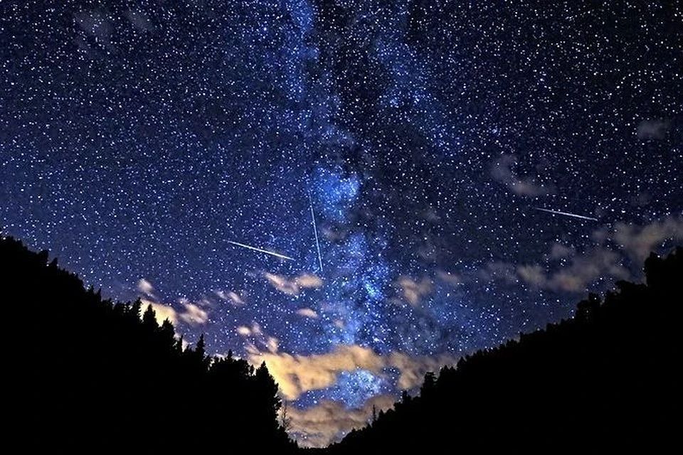 В ночь с 12 на 13 августа над Петербургом пролетят по 100 метеоров в час. Фото: NASA, Майкл Менефи