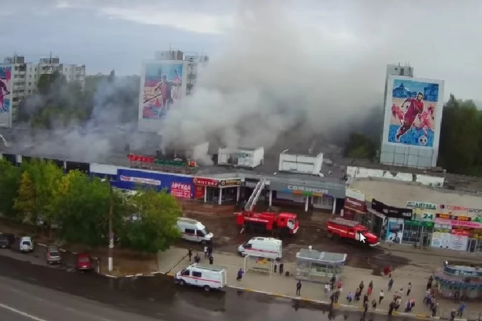 Огонь уничтожил 250 кв. метров Фото: youtube (скрин из видео снятого Игорем Стасюком)