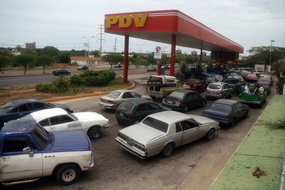 Бензин в Венесуэле подорожает почти в миллион раз