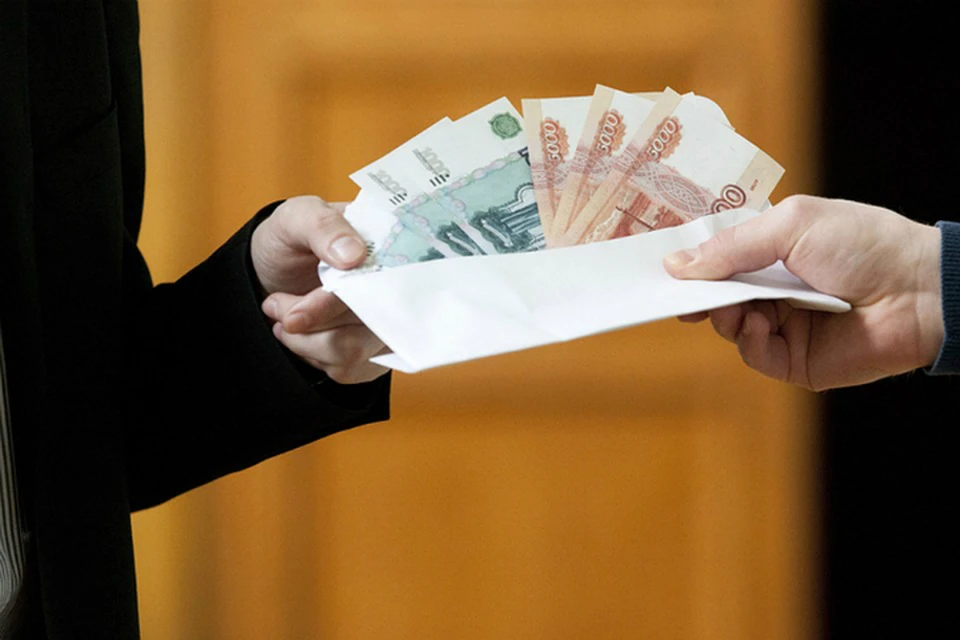 Камчатский экс-чиновник подозревается в получении взятки в один миллион рублей