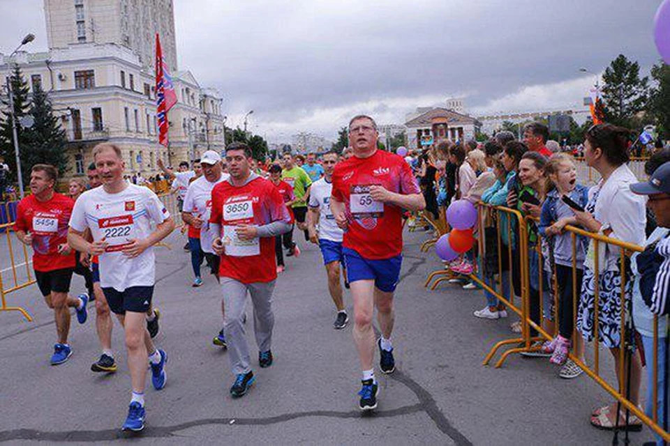 В выборной гонке Александр Бурков (на фото справа) без проблем пришел первым. ФОТО: Омская губерния