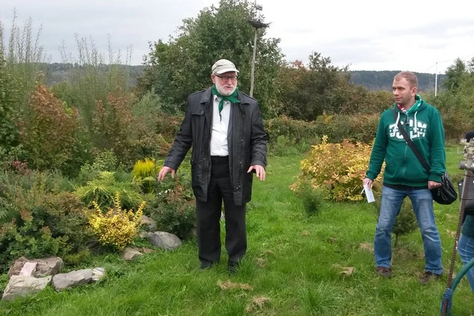 Директор Кузбасского ботанического сада Андрей Куприянов (на фото слева) считает, что при разработке месторождений угольщики должны руководствоваться Красной книгой области