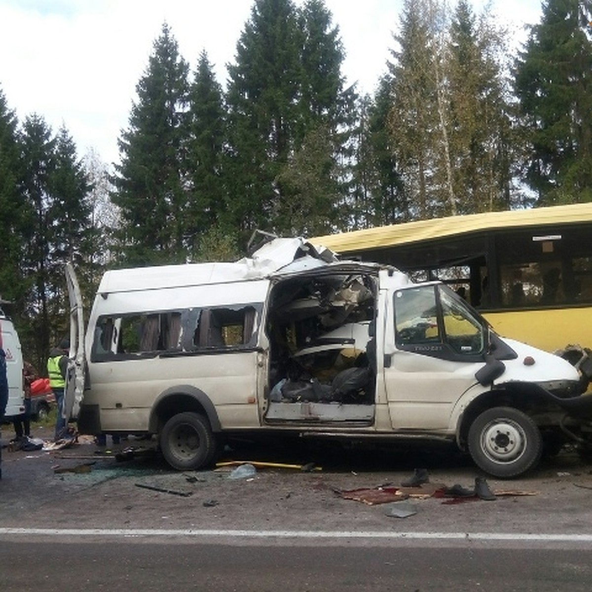 ГИБДД предполагает, что аварию с гибелью 13 пассажиров под Тверью,  спровоцировал водитель маршрутки - KP.RU