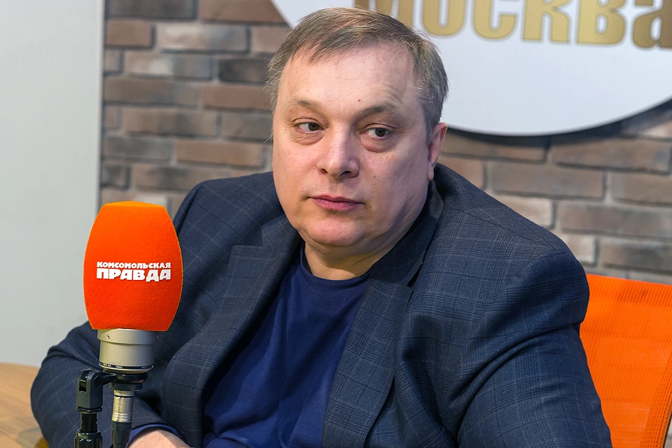 Певец, продюсер Андрей Разин в прямом эфире радио `Комсомольская правда`.