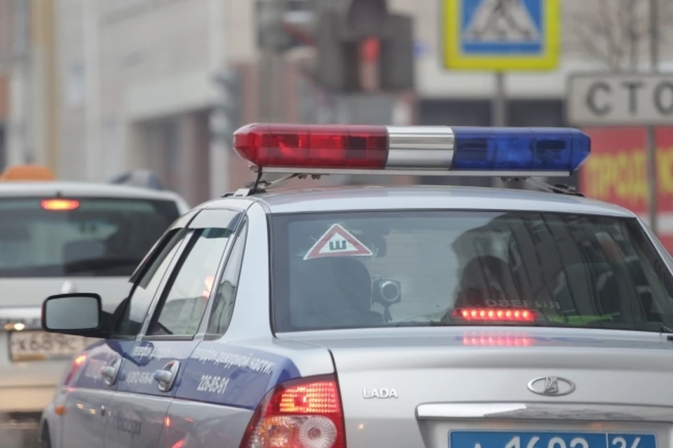 В Ростове молодые люди подрались с автоинспекторами