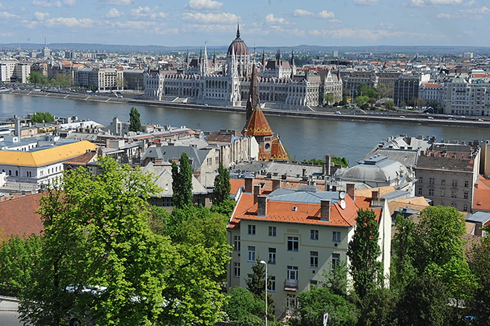Будапешт, столица Венгрии, один из самых популярных маршрутов у тех, кто летит на самолете