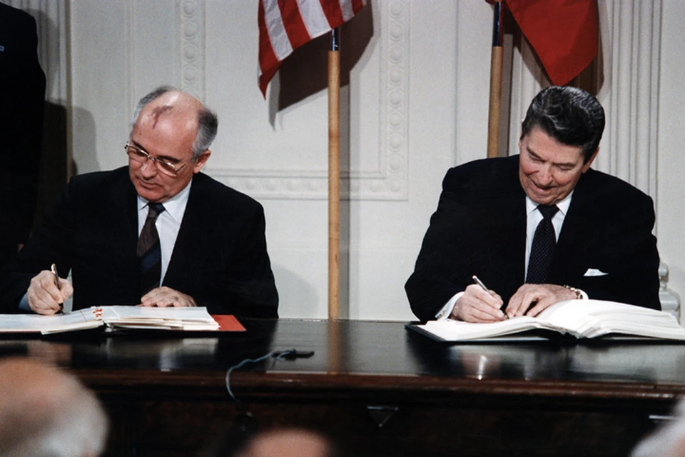 Договор этот был подписан между СССР и США в еще в 1987 году Горбачевым и Рейганом
