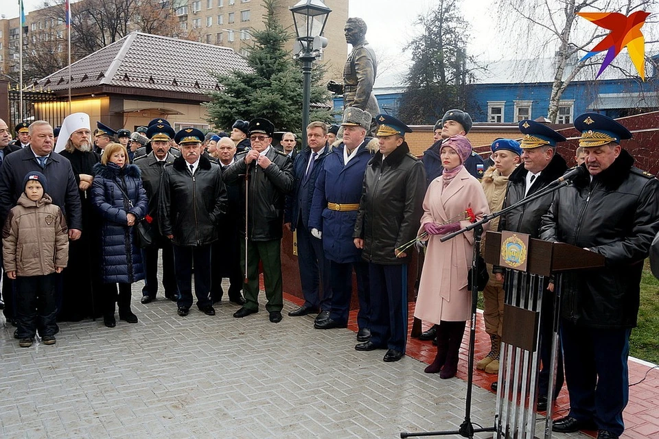 К 33- м памятникам легендарному командующему ВДВ генералу армии Василию Филипповичу Маргелову в эту субботу добавился еще один.
