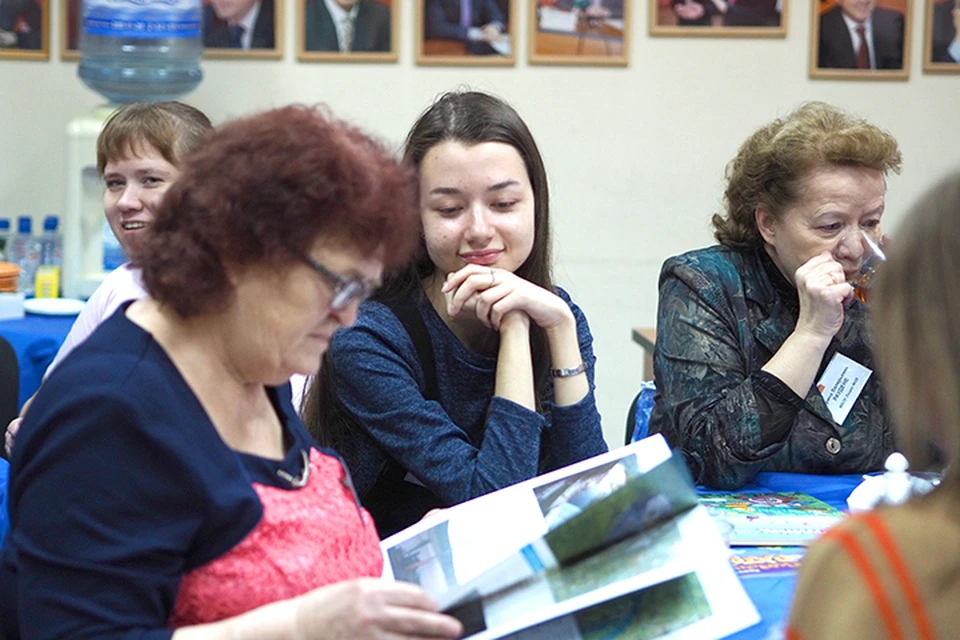 Библиотекари школ довольны: пополняют фонды, не тратя денег!