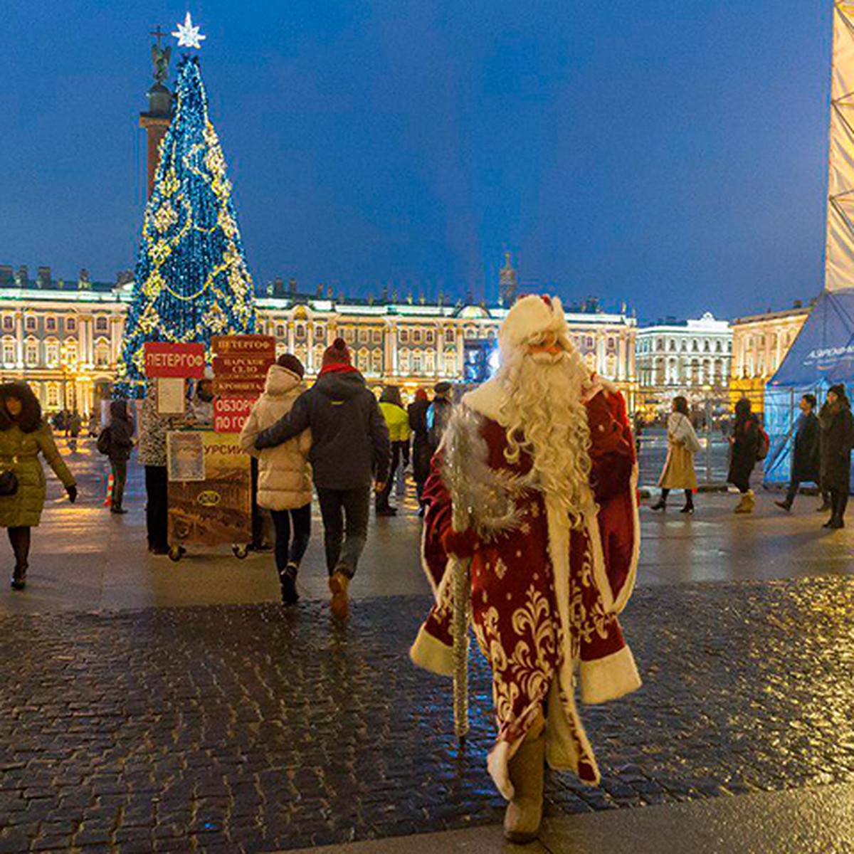 Новогодняя ночь в санкт петербурге. Санкт-Петербург в новогодние праздники. Новый год в Санкт-Петербурге 2019. Петербургские гуляния новогодние. Новый год 2019-2020 в Санкт Петербурге.