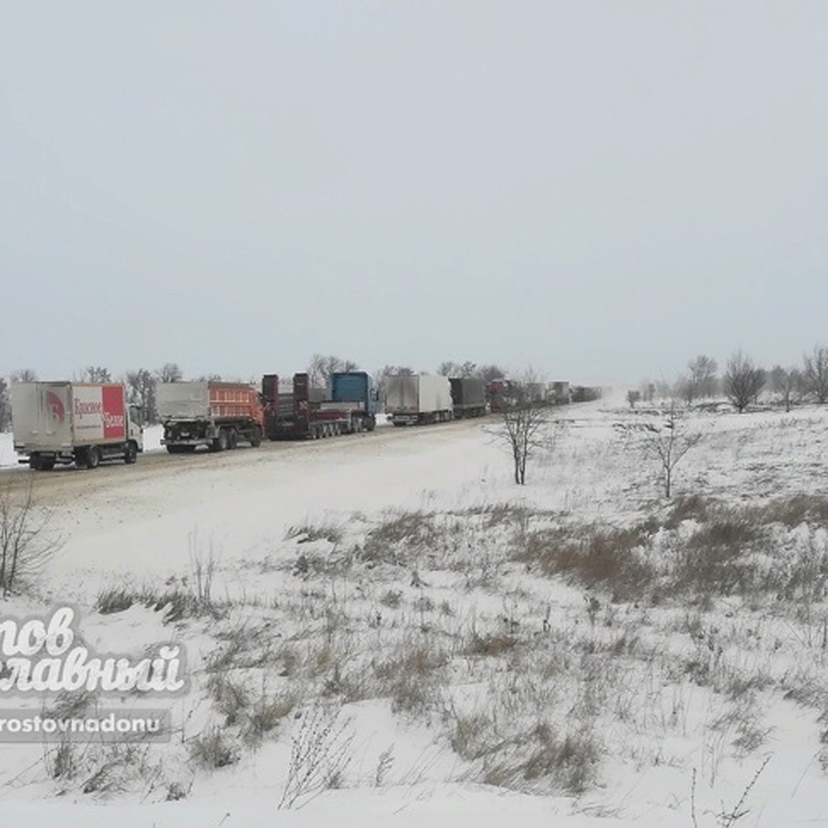 Коллапс на трассе «Ростов-Ставрополь»: В Ростовской области пассажиры  десять часов простояли в заблокированном снежной стихией автобусе - KP.RU