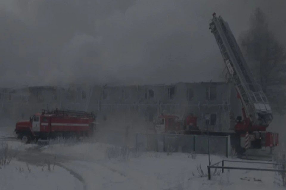 Пожар в жилом доме Нового Уренгоя: один погиб, двое в больнице, еще семь лечатся дома. Фото newurengoy.ru