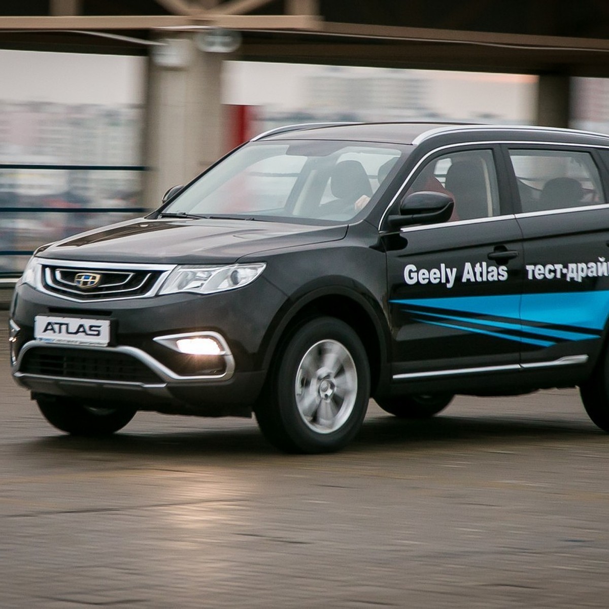 В Омске стартовали продажи кроссовера Geely Atlas - KP.RU