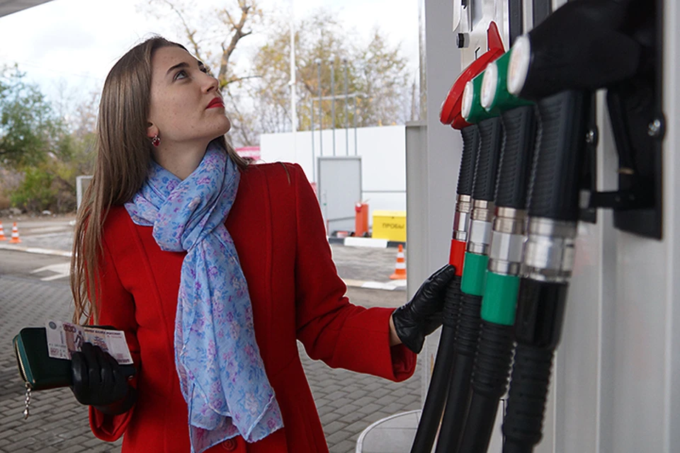В начале ноября правительство подписало соглашение с нефтяниками о ценах на топливо. Те пообещали заморозить прайс на бензин и дизель для внутреннего рынка