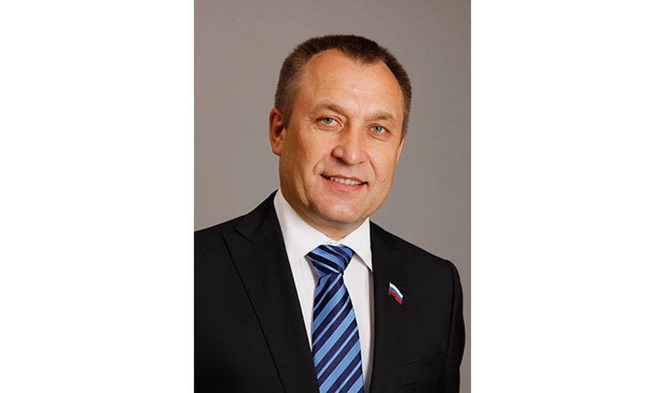 Николай Труфанов: « ..Пусть трудности останутся в уходящем году, а 2019-й начнется в теплом кругу самых близких и дорогих Вам людей.»