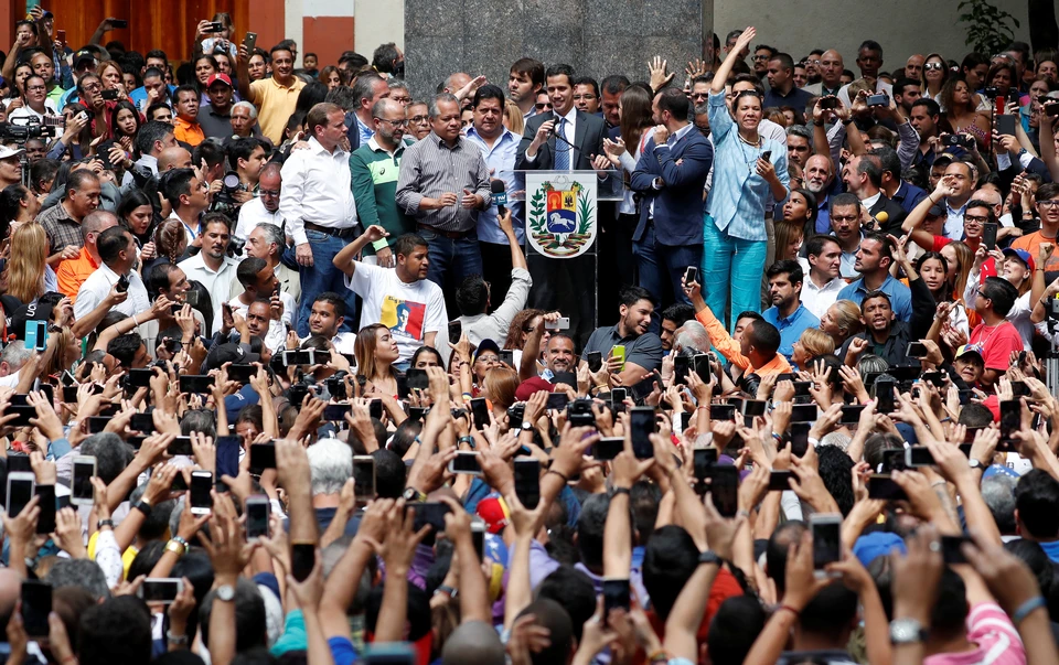 25 января Гуаидо провел свою первую в жизни пресс-конференцию в качестве "президента"