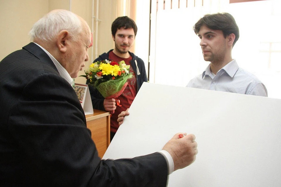 Подпись Михаила Горбачева продали за 12 миллионов рублей.