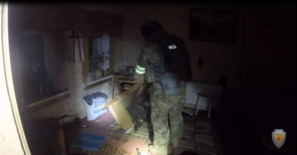 Сотрудники ФСБ ликвидировали вооруженного бандита, засевшего в одном из частных домов. НАК