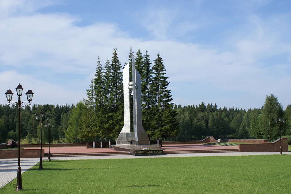 Кладбище-мемориал в память о катастрофе на въезде в город Мирный. Фото: Михаил Притчин/wikimedia.org