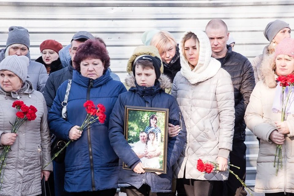 Сережа Москаленко потерял в пожаре маму, папу и маленькую сестренку. Сейчас мальчик живет с бабушкой
