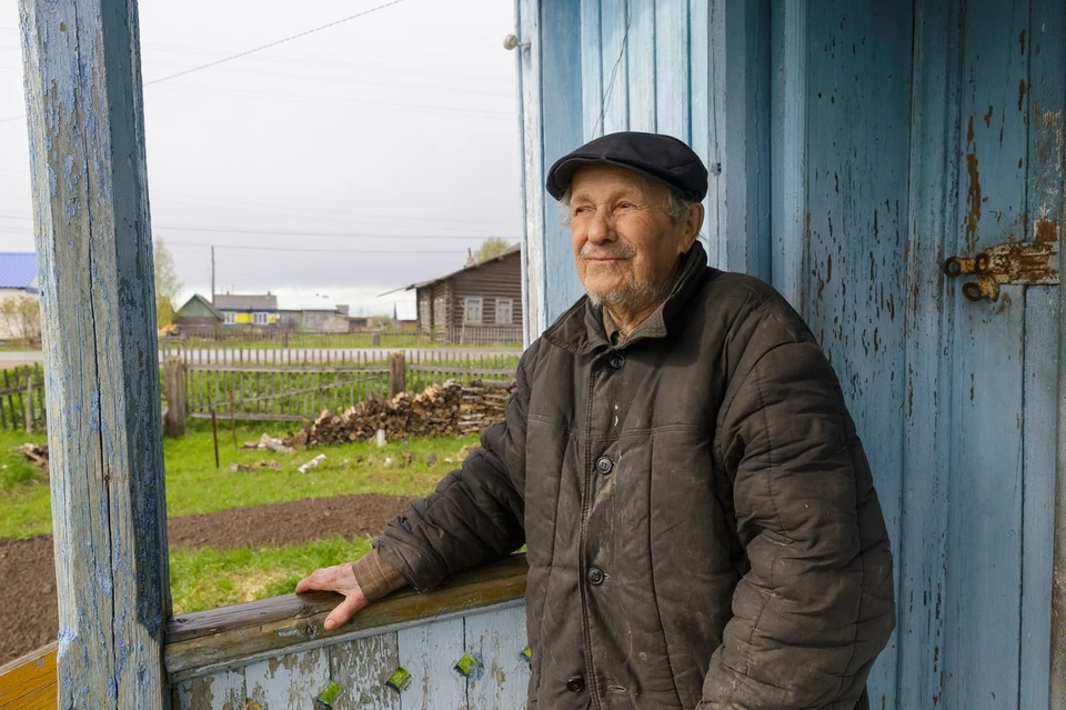 Евгений Попов 64 года копил миллион на новый дом, но решил отдать его незнакомым детям