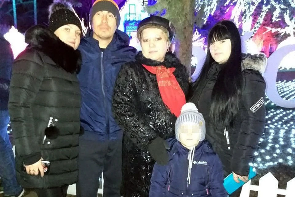 Елена Осипчук с детьми и внуком (Фото: личный архив семьи).