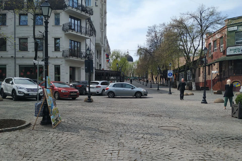 Свою пятую весну пешеходная улица не пережила, муниципальные власти обещают ее отремонтировать