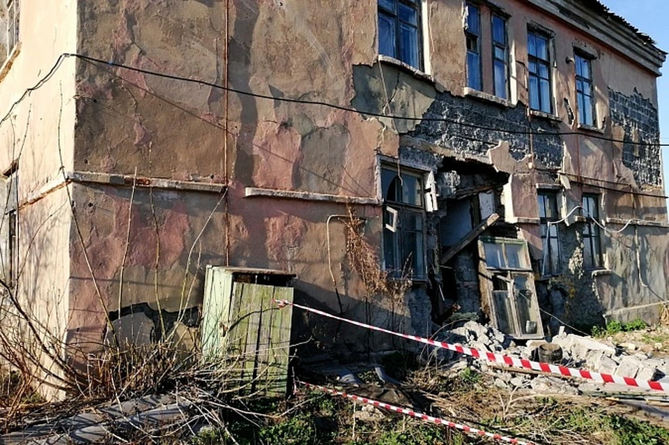 В Богородицке обрушился аварийный дом.