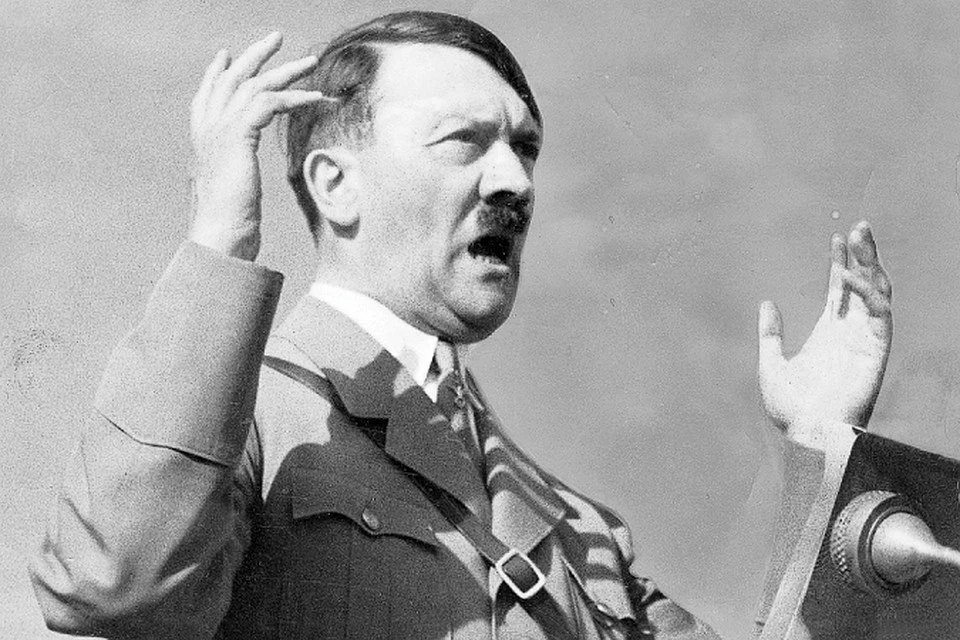 Адольф Гитлер.