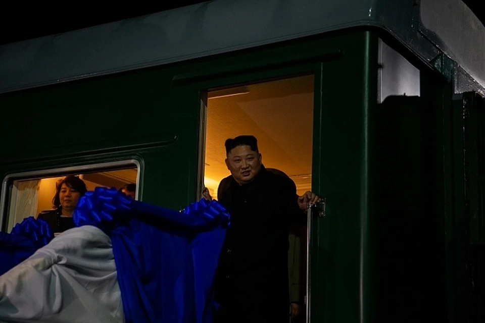 Перед отъездом Ким Чен Ын успел посетить Дом российско-корейской дружбы в Хасанском районе.