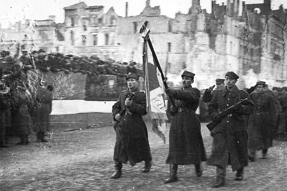 В 1938-м под шумок Польша заняла Тешенскую область. Тогда Варшава предъявила Праге ультиматум, угрожая войной