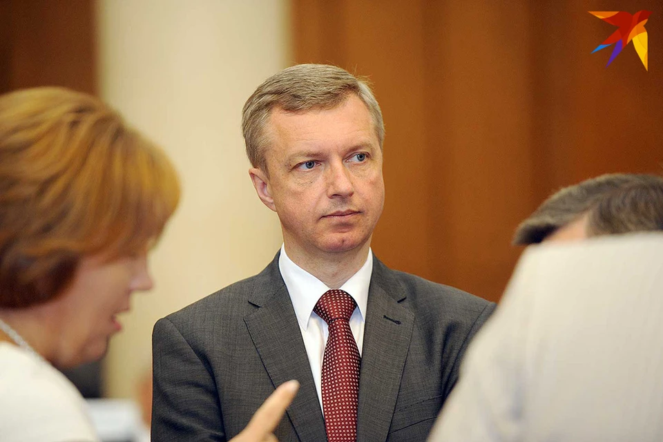 Владимир Колтович представил депутатам новый антитабачный декрет президента