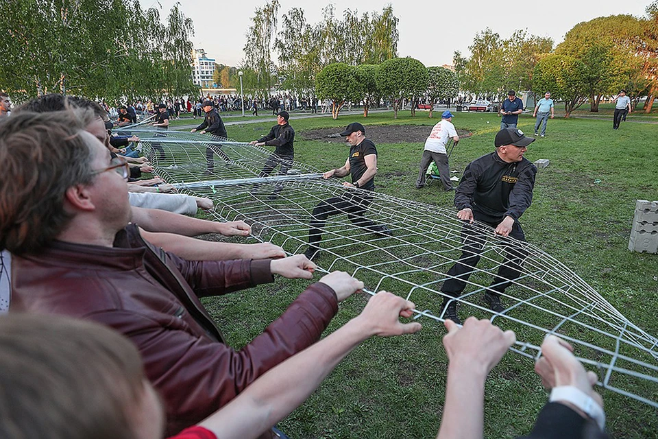 13 мая произошли столкновения противников строительства с охранниками. Фото Донат Сорокин/ТАСС