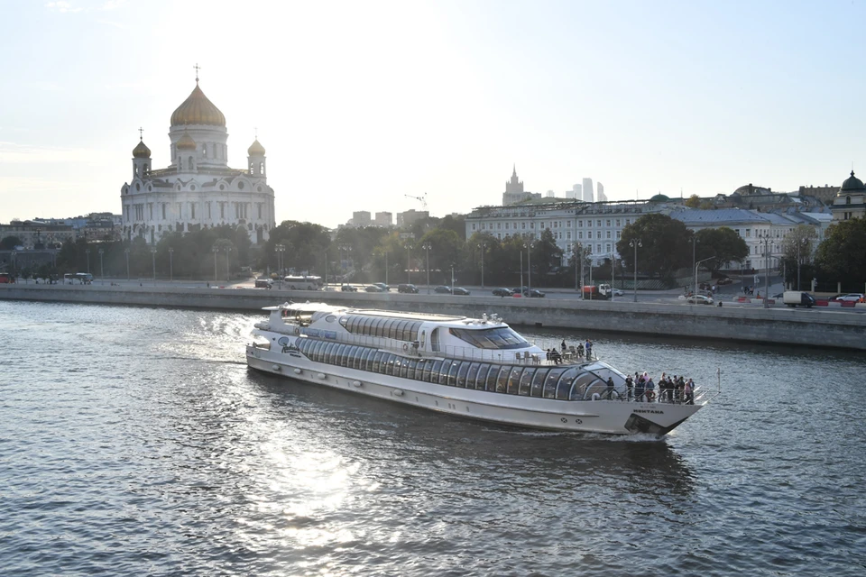 Теплоход по москве реке фото