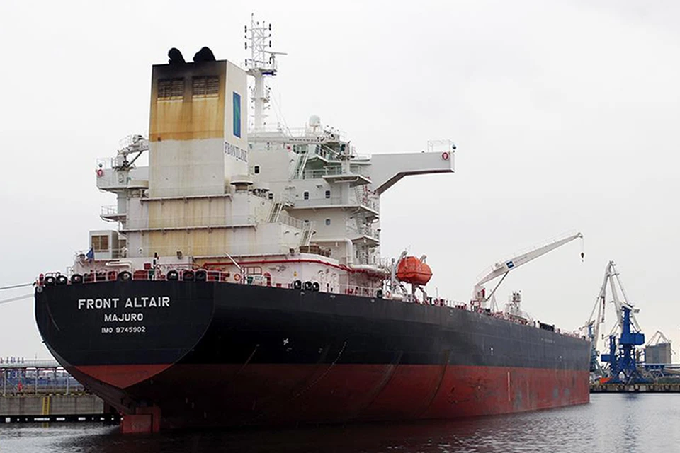 Норвежский танкер Front Altair подвергнулся торпедной атаке