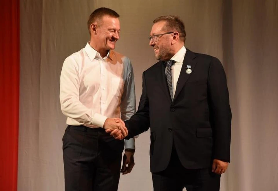 Сергей Кретов получил награду в День России