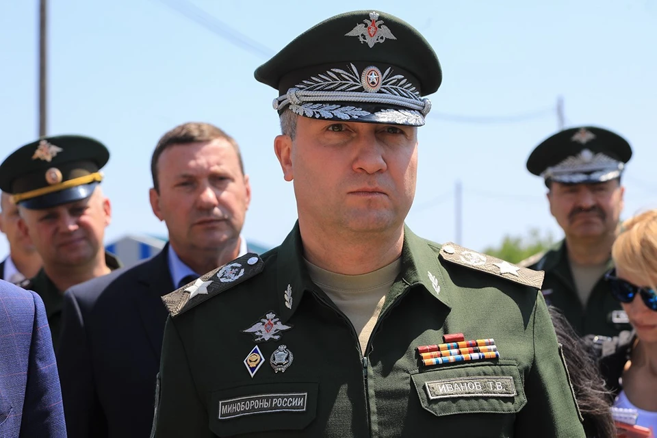 Заместитель министра обороны России Тимур Иванов в ходе визита в Сахалинскую область.