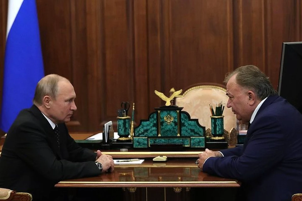 Владимир Путин во время встречи с Махмуд-Али Калиматовым.