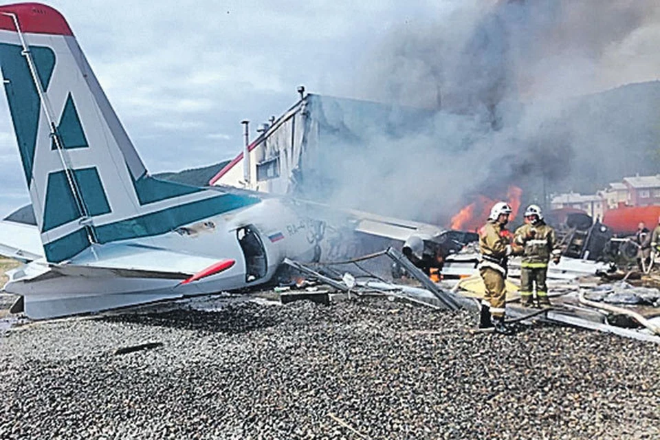 В Бурятии аварийно сел пассажирский самолет.
