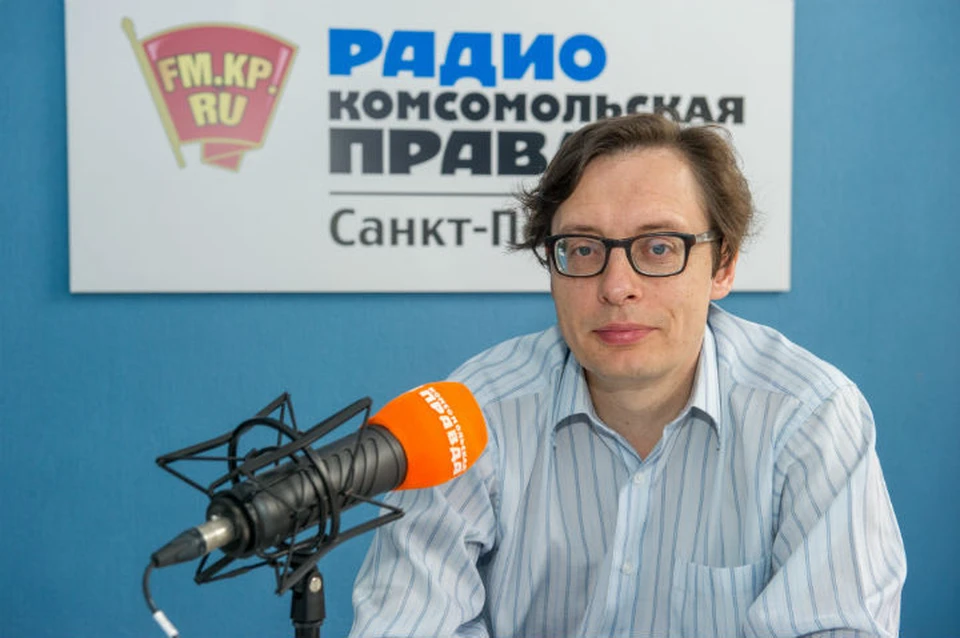 Андрей Аствацатуров в студии радио «Комсомольская Правда в Петербурге»