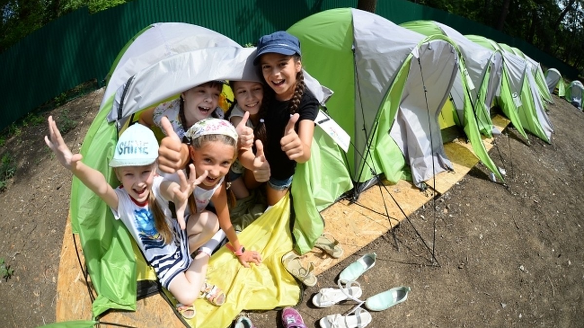 Camp russia. Палаточный лагерь для детей. Дети в лагере. Элитные детские лагеря. Элитный лагерь.