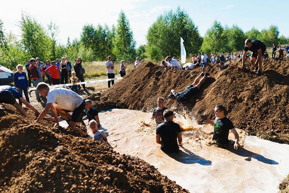 В Нижегородской области прошел экстремальный забег «Стальной характер». Фото: организаторы "Стального характера"