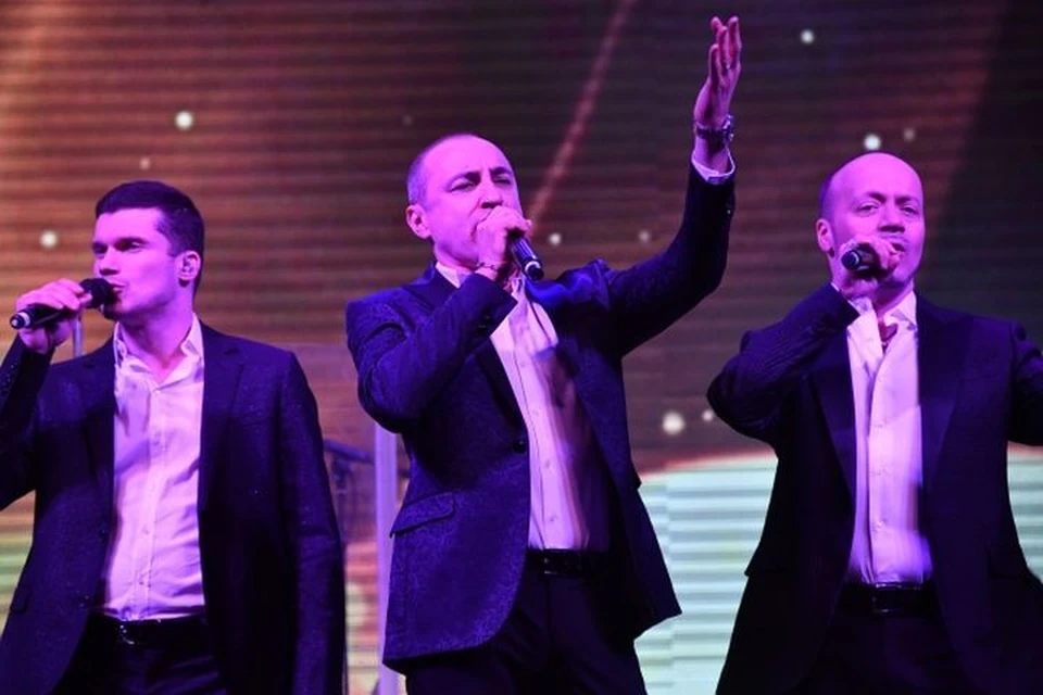 Кемеровчане споют караоке вместе с хором Турецкого